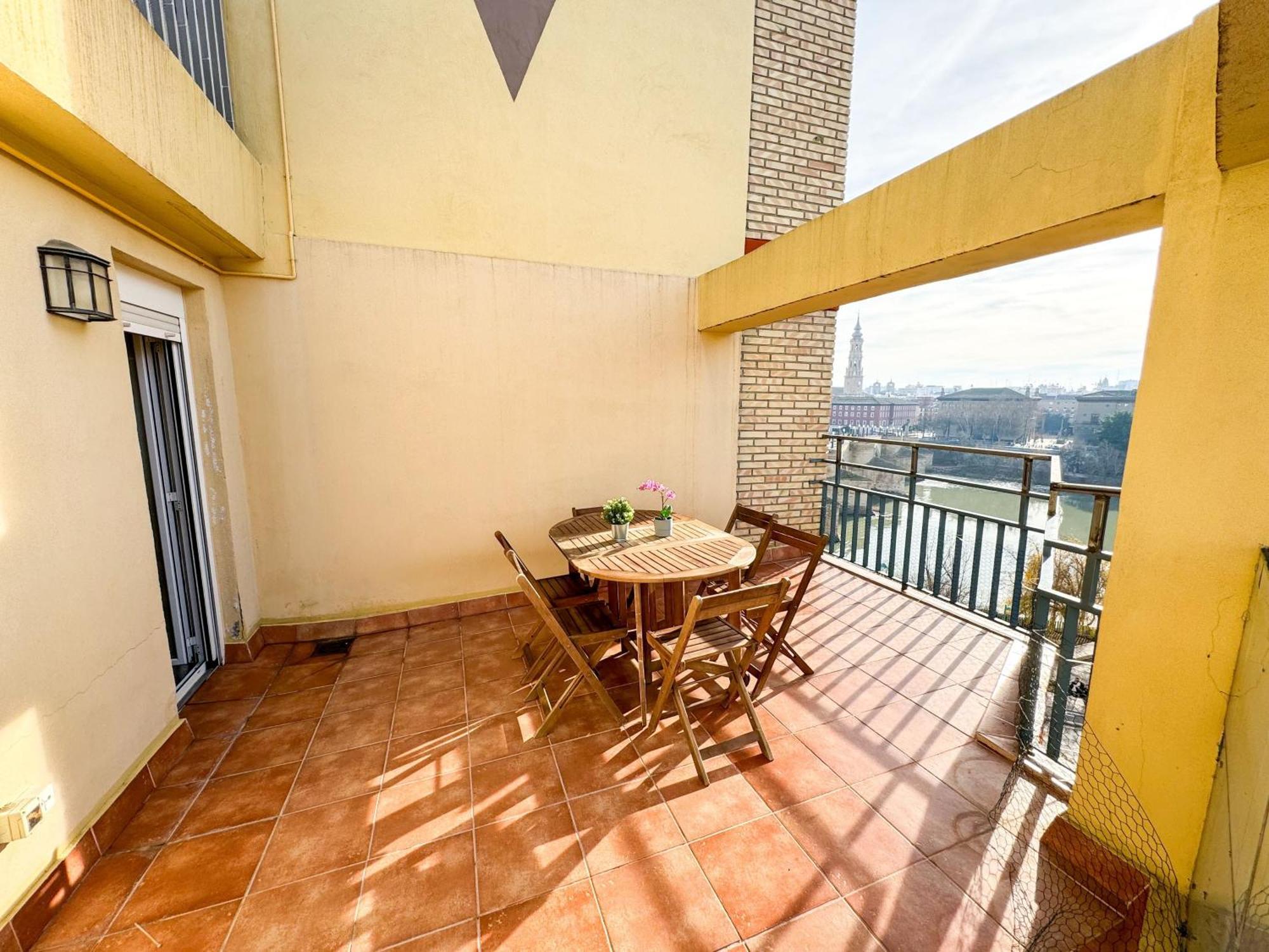 El Puente Del Pilar Comotucasa Zaragoza Exteriör bild