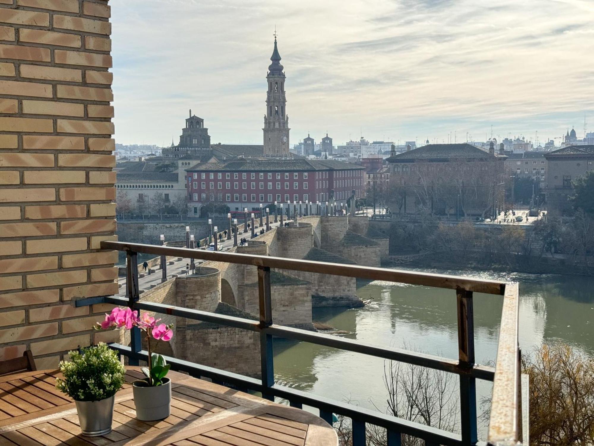 El Puente Del Pilar Comotucasa Zaragoza Exteriör bild