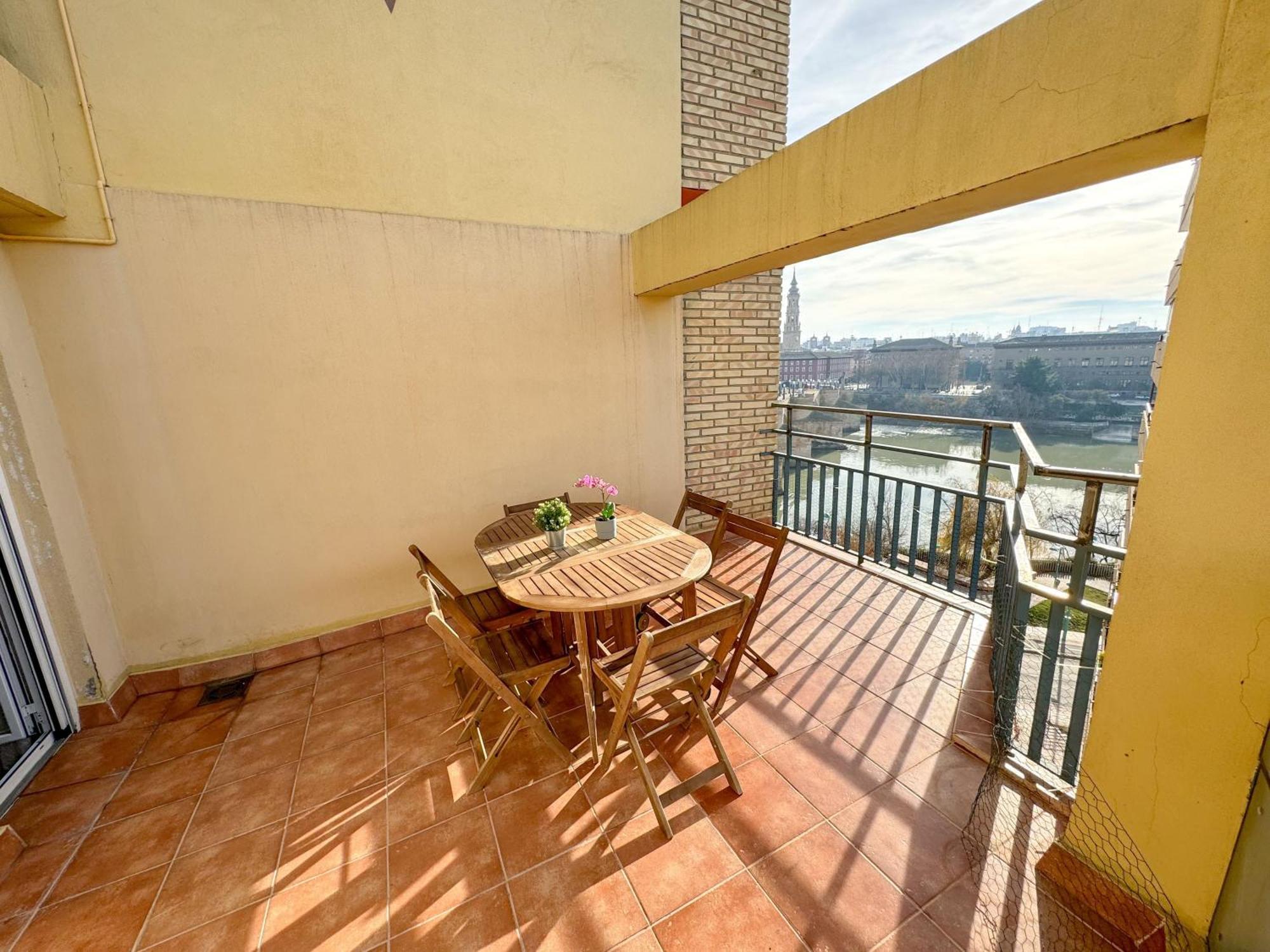 El Puente Del Pilar Comotucasa Zaragoza Exteriör bild